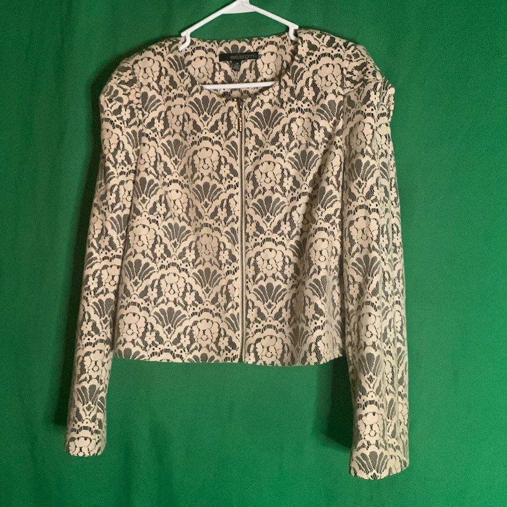 Eva Longoria Blazer,size14, skirt#12,cream\green paisley pattern. Tags on item
